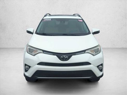 Used 2018 Toyota RAV4 XLE image 2