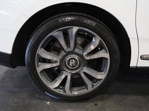 Used 2023 Rolls-Royce Cullinan AWD/4WD image 11