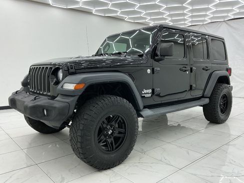 Used 2019 Jeep Wrangler Unlimited Sport S AWD/4WD image 6