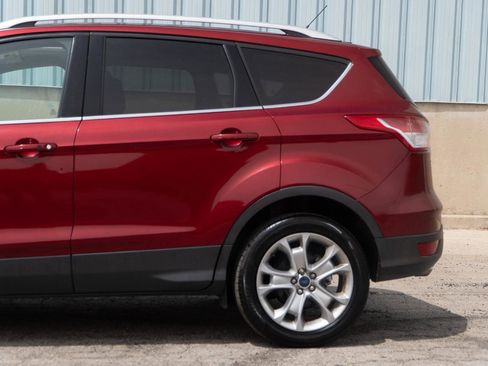 Used 2015 Ford Escape Titanium w/ Equipment Group 301A AWD/4WD image 8