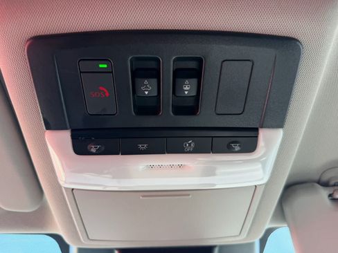 Used 2024 Nissan Rogue Platinum w/ Platinum Premium Package FWD image 6