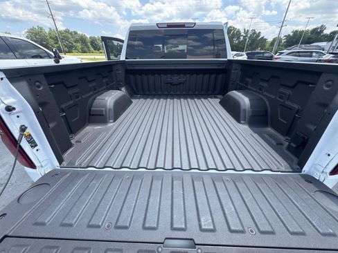 Used 2026 Chevrolet Silverado 1500 LT Trail Boss w/ Convenience Package II AWD/4WD image 12