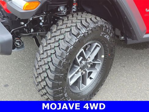 New 2025 Jeep Gladiator Mojave w/ Convenience Group image 32