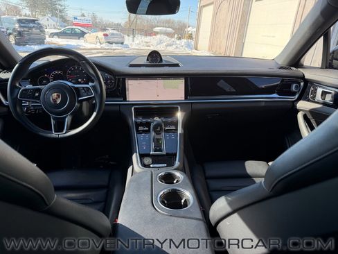 Used 2017 Porsche Panamera 4 image 36