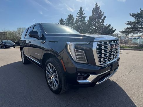 Used 2025 GMC Yukon Denali w/ Denali Reserve Package AWD/4WD image 5