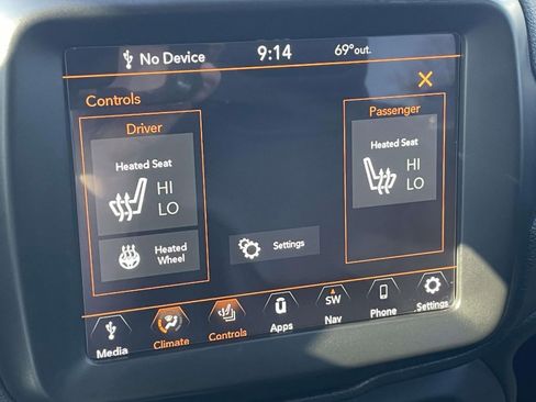 Used 2022 Jeep Renegade Limited w/ Sun, Sound & Wheels Group image 34