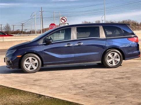 Used 2018 Honda Odyssey EX image 4