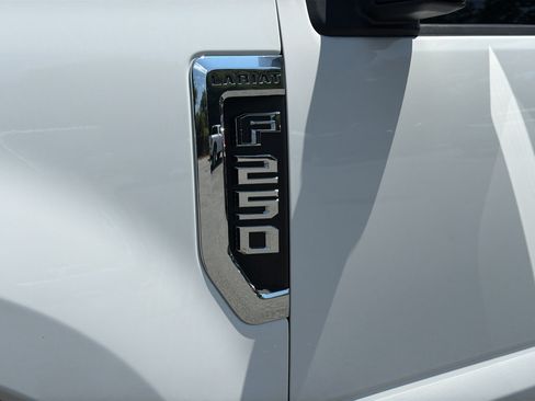 Used 2019 Ford F250 Lariat w/ Snow Plow Prep Package AWD/4WD image 10