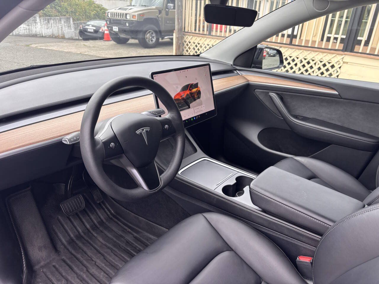 Used 2024 Tesla Model Y Long Range AWD/4WD image 9