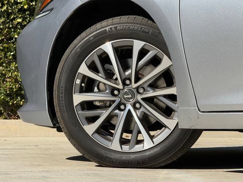 Certified 2025 Lexus ES 350 w/ Accessory Package (Z2) FWD image 7