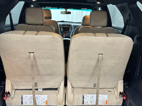 Used 2016 Ford Explorer XLT w/ Equipment Group 202A image 33