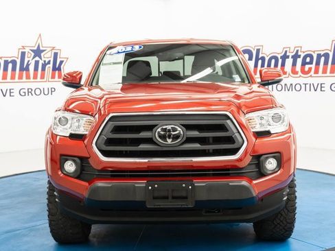 Used 2023 Toyota Tacoma SR5 w/ Technology Package image 18