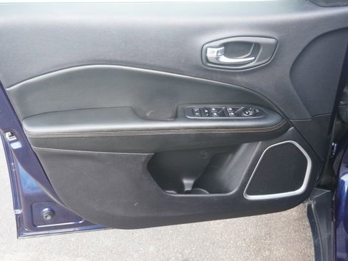 Used 2018 Jeep Compass Limited w/ Navigation Group image 10