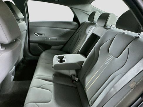 Used 2025 Hyundai Elantra SEL FWD image 28