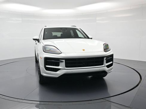New 2026 Porsche Cayenne image 33