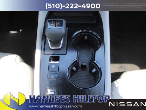 Used 2023 Nissan Rogue SL w/ SL Premium Package image 16