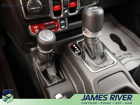 Used 2024 Jeep Wrangler Unlimited Rubicon AWD/4WD image 37