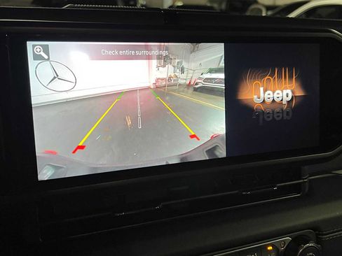 Used 2026 Jeep Gladiator Mojave AWD/4WD image 36