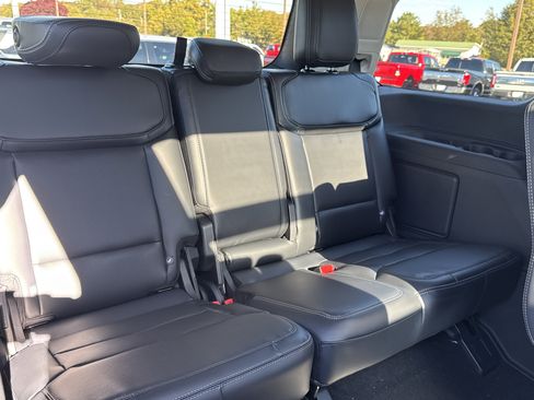 New 2025 Ford Expedition Platinum w/ Driver's Package image 18