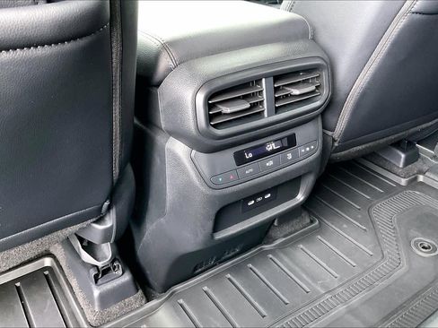 Used 2024 Honda Pilot Touring image 34