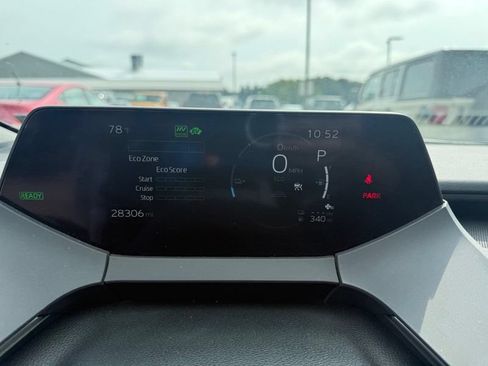 Used 2023 Toyota Prius Prime FWD image 4