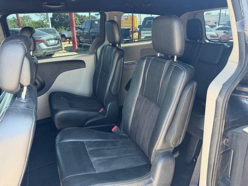 Used 2019 Dodge Grand Caravan SXT FWD image 18