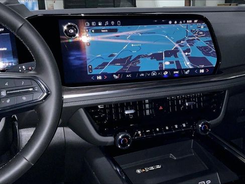 New 2026 Chevrolet Suburban Z71 w/ Z71 Off-Road Package AWD/4WD image 6