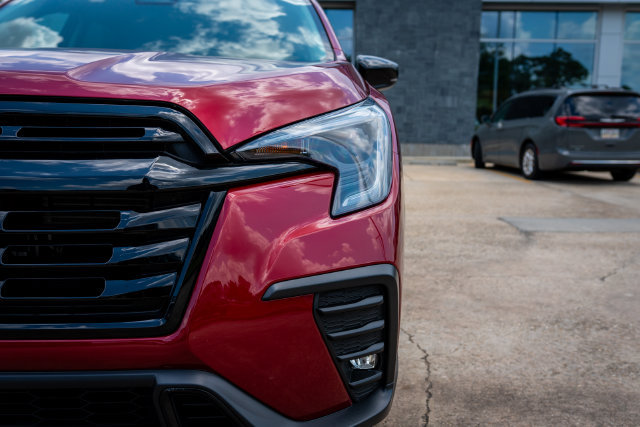 Certified 2025 Subaru Ascent Onyx Edition AWD/4WD image 3