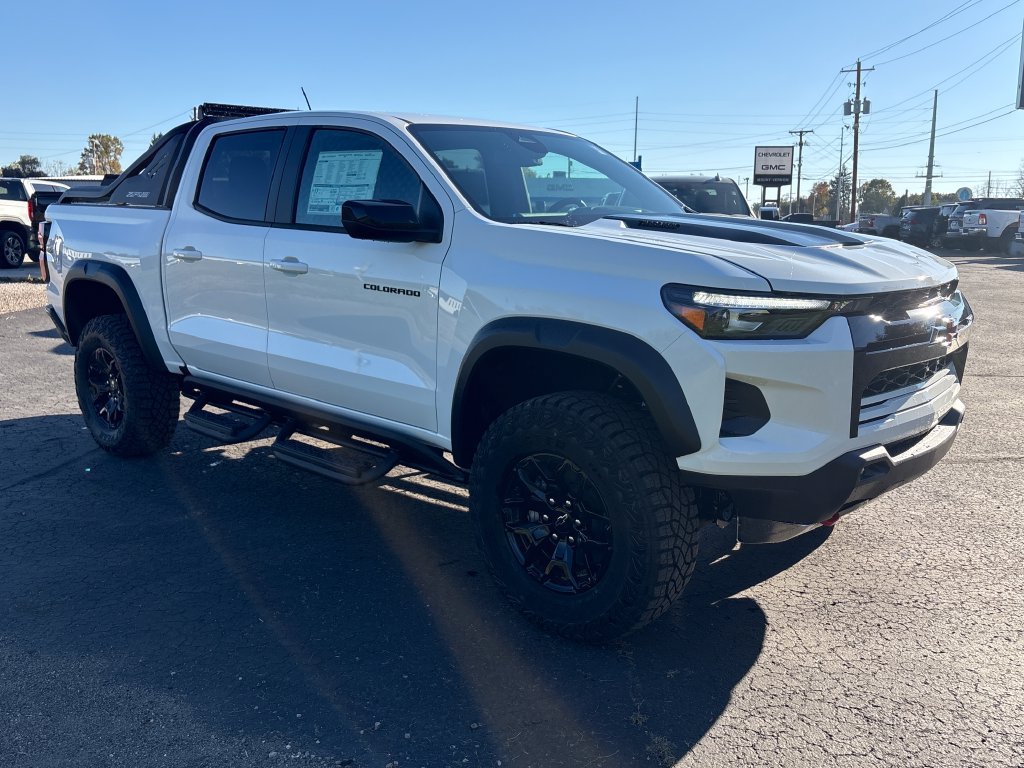 New 2026 Chevrolet Colorado ZR2 w/ Midnight Edition AWD/4WD image 7