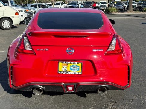 Used 2017 Nissan 370Z NISMO RWD image 4