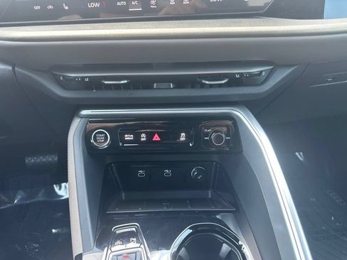 Used 2025 Audi Q5 Premium AWD/4WD image 42