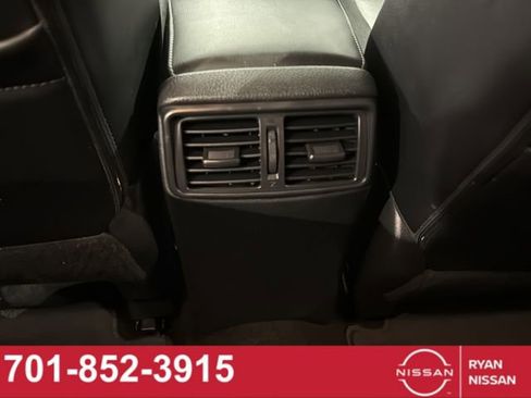 Certified 2016 Nissan Rogue SL w/ SL Premium Package image 41