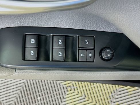 Used 2019 Toyota Camry LE w/ Convenience Package FWD image 20