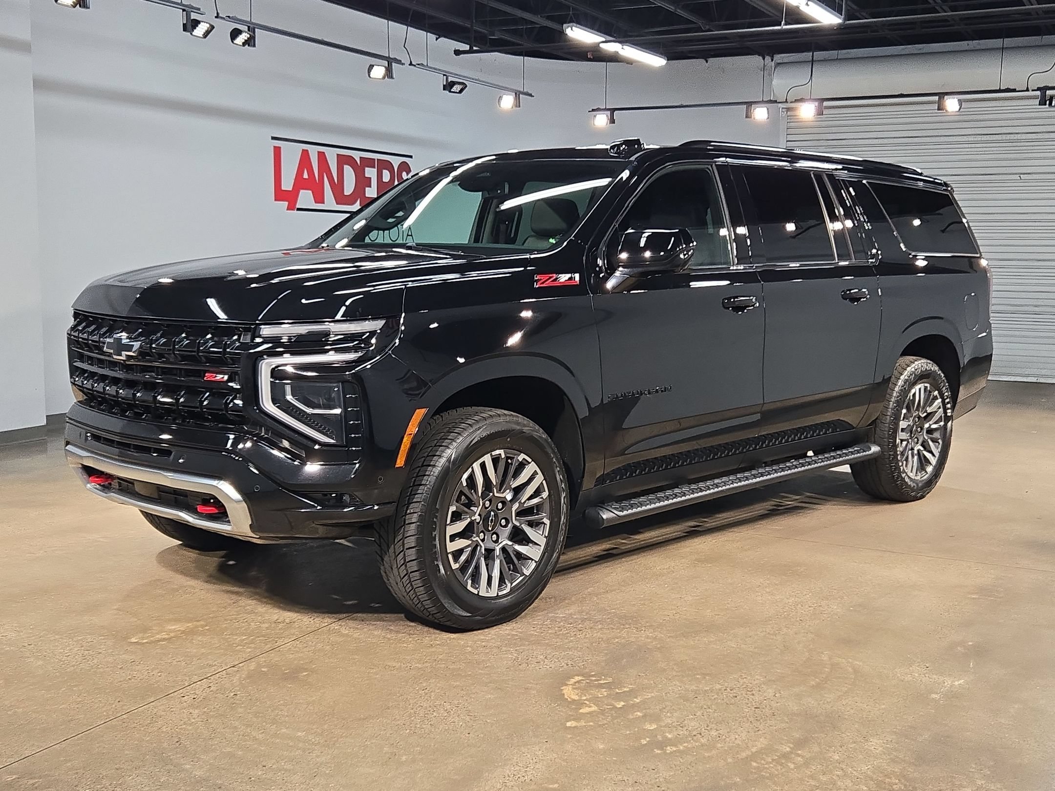 Used 2025 Chevrolet Suburban Z71 AWD/4WD image 3