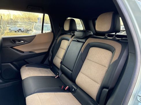 Used 2025 Chevrolet Equinox ACTIV w/ Convenience Package III image 21