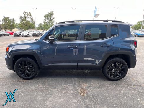 Used 2023 Jeep Renegade Altitude AWD/4WD image 4