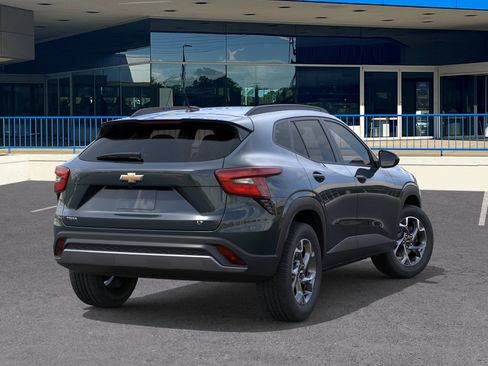 New 2026 Chevrolet Trax LT image 4