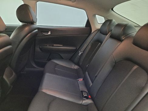 Used 2019 Kia Optima S image 18