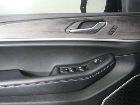 Used 2021 Jeep Grand Cherokee L Limited AWD/4WD image 8