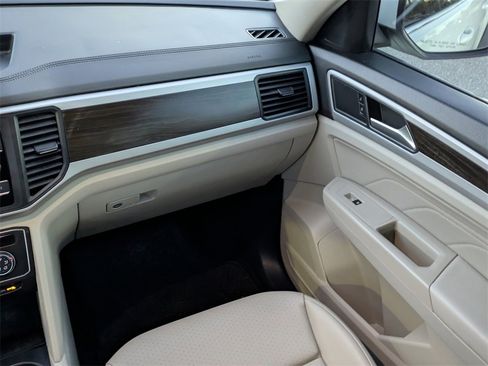 Used 2022 Volkswagen Atlas SE image 18