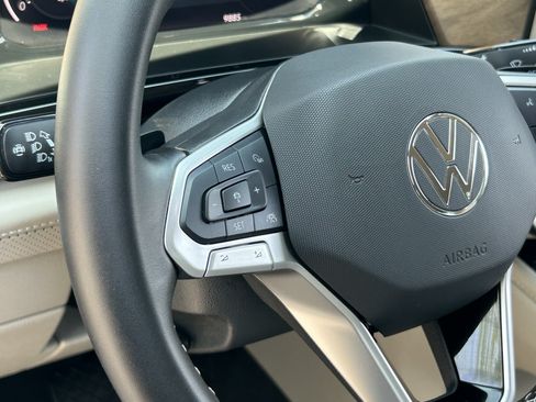 Certified 2025 Volkswagen Atlas SE AWD/4WD image 29