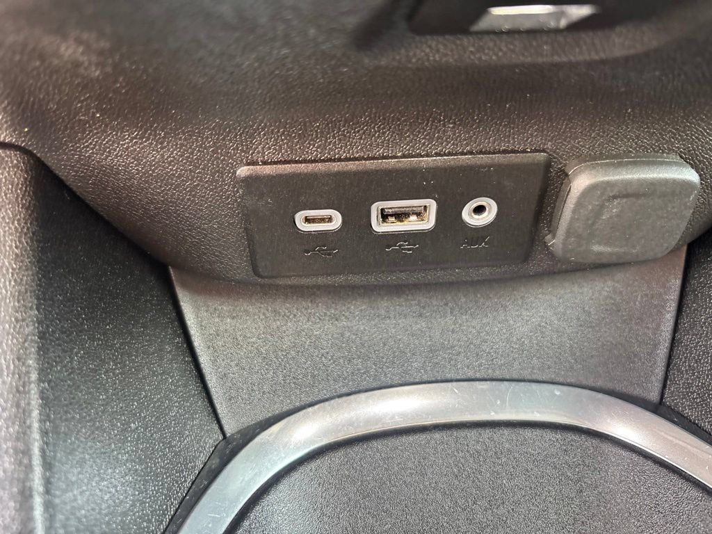 Used 2023 Chevrolet Malibu LT FWD image 19