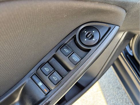 Used 2018 Ford Focus SEL image 16