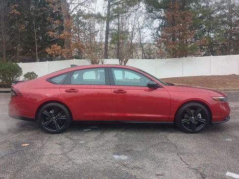 Used 2024 Honda Accord Sport image 3
