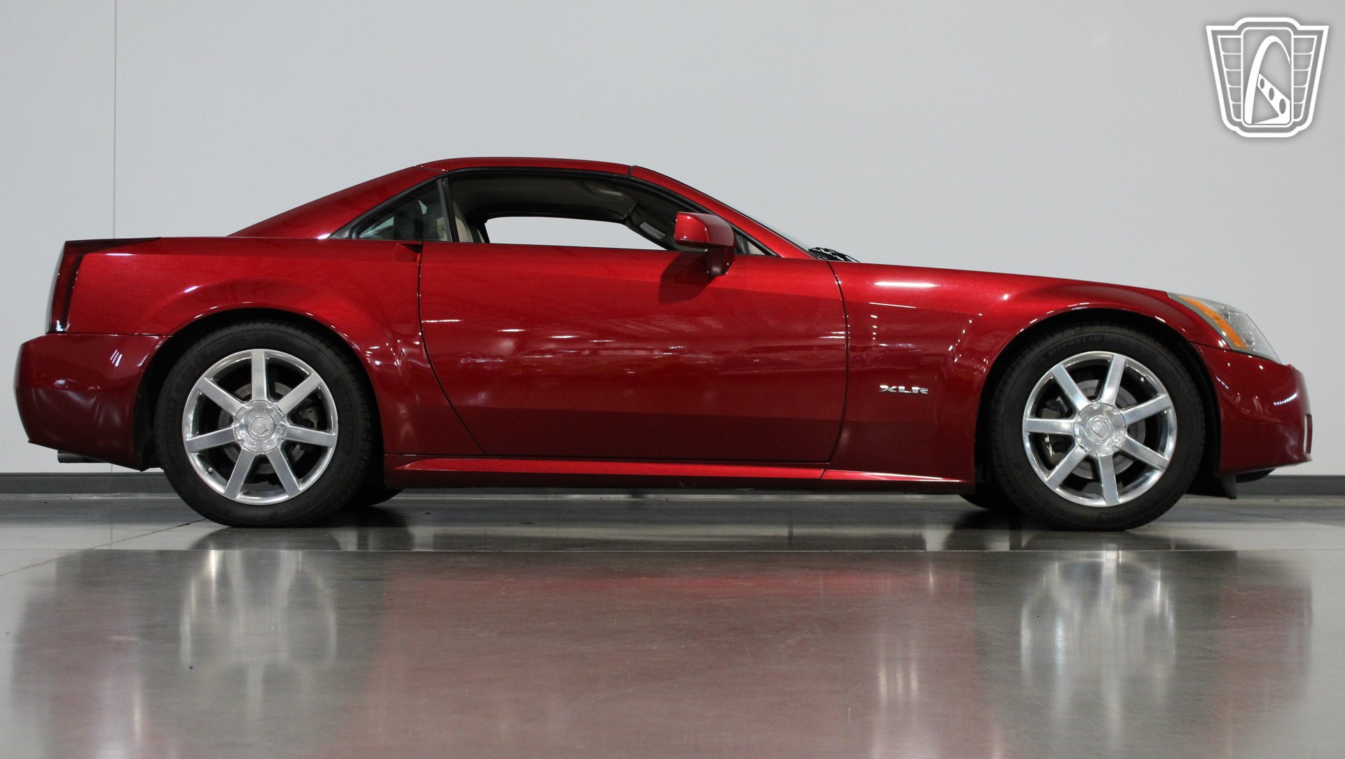 Used 2004 Cadillac XLR RWD image 33