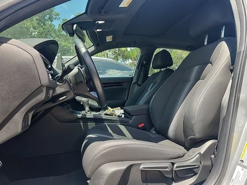 Used 2025 Honda Civic Sport image 2