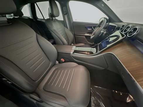 Used 2026 Mercedes-Benz GLC 300 image 26