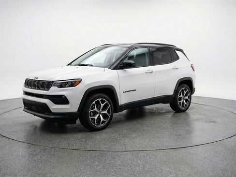 Used 2025 Jeep Compass Limited AWD/4WD image 3