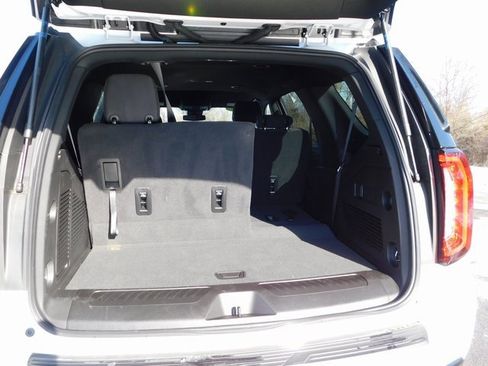 Used 2024 GMC Yukon SLE image 26