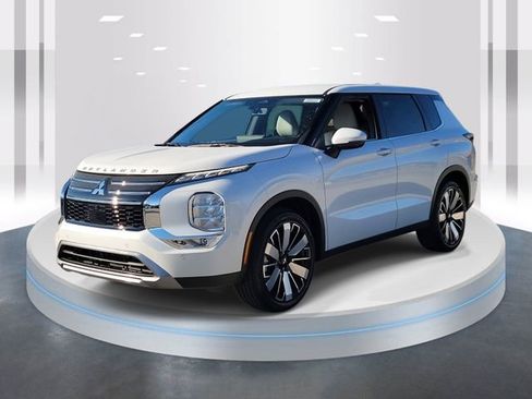 New 2026 Mitsubishi Outlander SE image 3